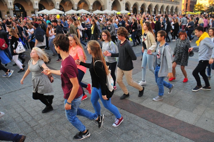 Dzień Papieski w Krakowie. Będą się modlić, tańczyć „belgijkę” i zbierać na stypendia dla młodzieży z ubogich rodzin