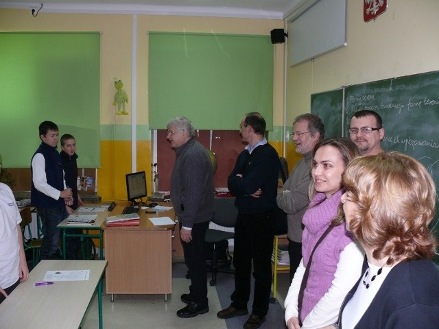 Zagraniczni nauczyciele podczas wizyty w wasilkowskim gimnazjum mieli okazję zobaczyć jak funkcjonuje polska oświata