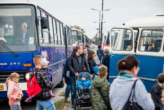 Do Łodzi bydgoszczanie jadą Ikarusem 280