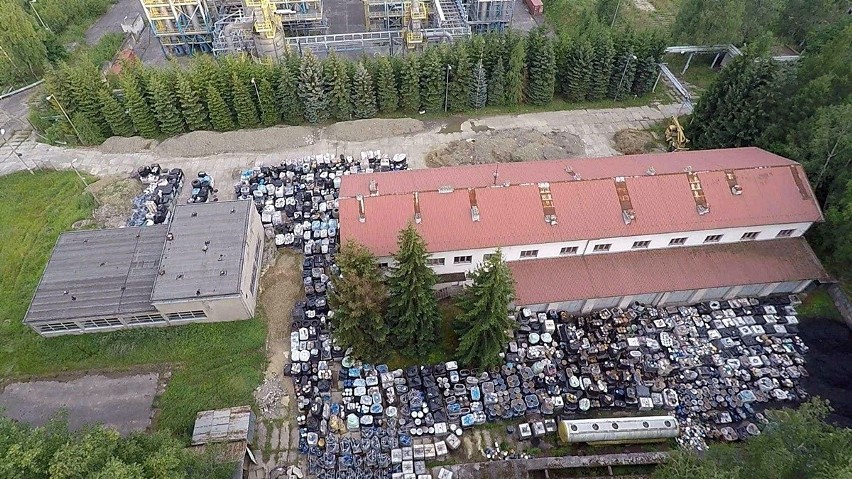 Oczyszczenie rafinerii z nielegalnie składowanych odpadów będzie kosztować co najmniej 50 milionów złotych