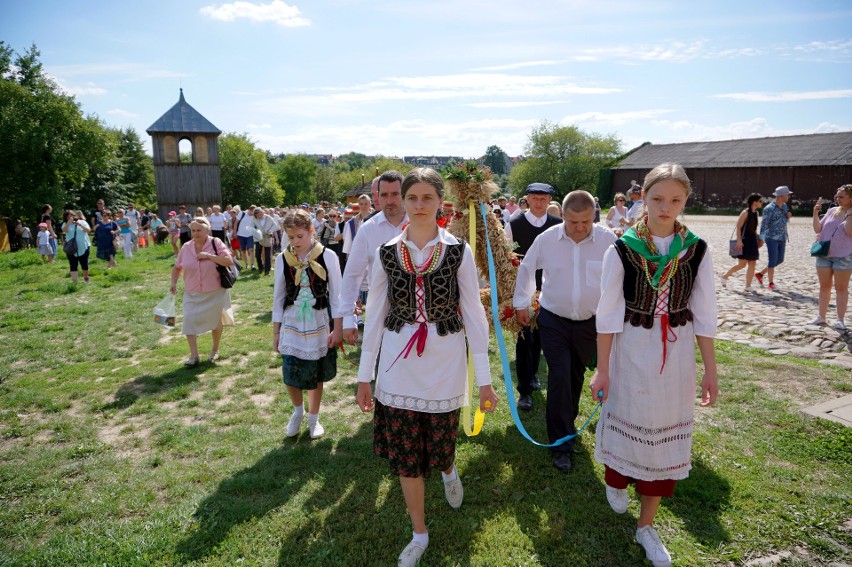 Inscenizacja dożynek dworskich w Muzeum Wsi Lubelskiej (ZDJĘCIA)