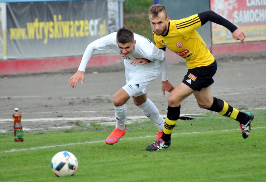 Karpaty Krosno przegrały z Sołą Oświęcim 1:2 (0:1)....