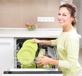 Czego nie można myć w zmywarce? 14 przedmiotów, których NIE WOLNO wkładać do zmywarki!