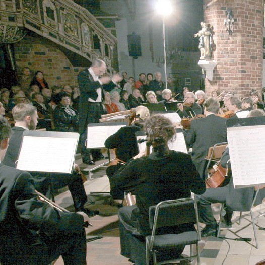 Koncert słupskich filharmoników w kościele Mariackim.