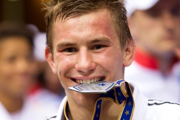 W kwietniu 2012 roku Tomasz Kowalski został wicemistrzem Europy. Potem uległ wypadkowi i nie pojechał na IO do Londynu.