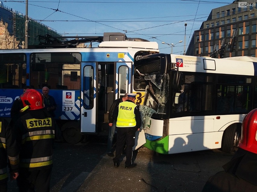 Poważny wypadek na Bramie Portowej. Jedenaście osób rannych