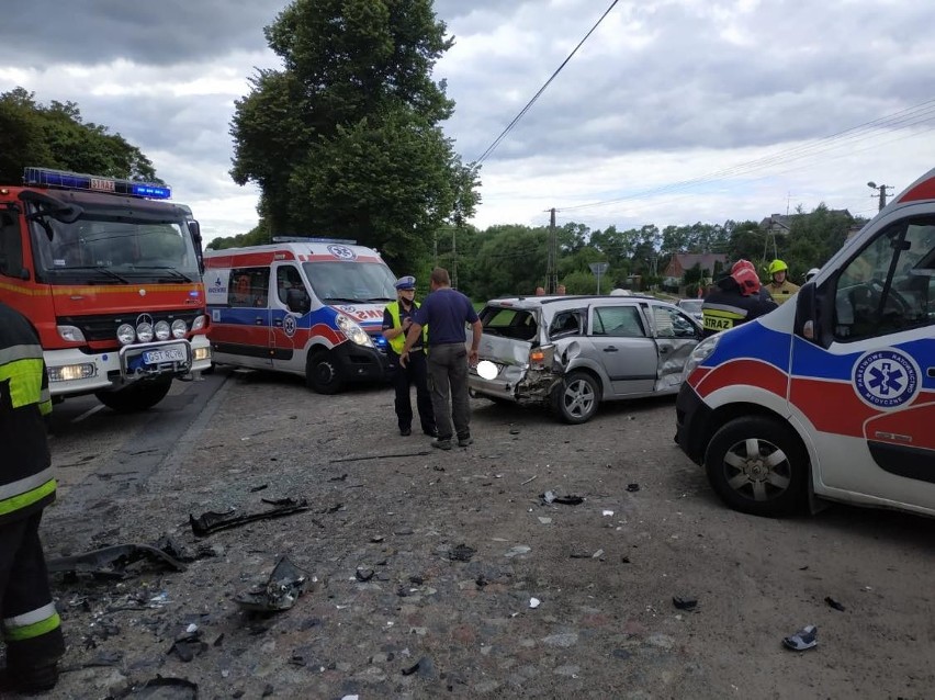 Wypadek 29.07.2020 r. w Miradowie. Cztery osoby trafiły do szpitala