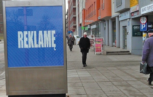 Urzędnicy nie mieli nic przeciwko temu, by takie urządzenia stanęły na chodnikach.