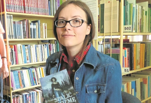 Magdalena Kubasiewicz i jej pierwsza powieść „Spalić Wiedźmę”.