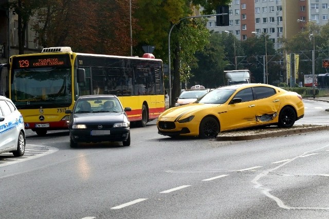 Wypadek luksusowego maserati we Wrocławiu