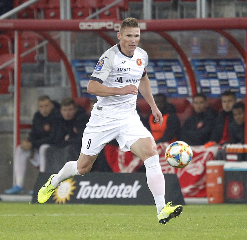 Totolotek Puchar Polski: Widzew - Śląsk 2:0. Kibole Śląska dymili. Widzew wygrał i awansował [ZDJĘCIA]