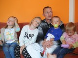 Tata plus piątka dzieci. Cała Polska pomaga potrzebującej rodzinie