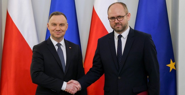 Prezydent Andrzej Duda i Marcin Przydacz, pochodzący z powiatu pajęczańskiego, absolwent liceum w Wieluniu - szef Biura Polityki Międzynarodowej Prezydenta Polski.