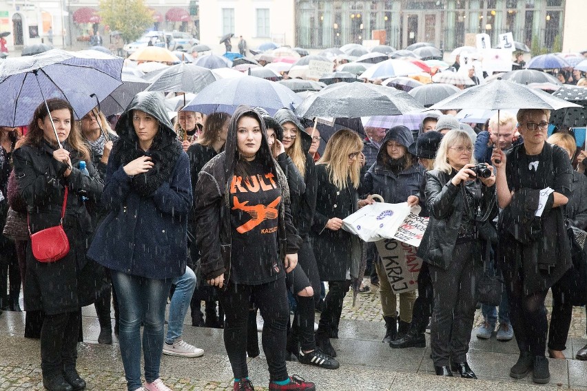 Czarny Protest w Białymstoku. Chcą mieć prawo wyboru [ZDJĘCIA]