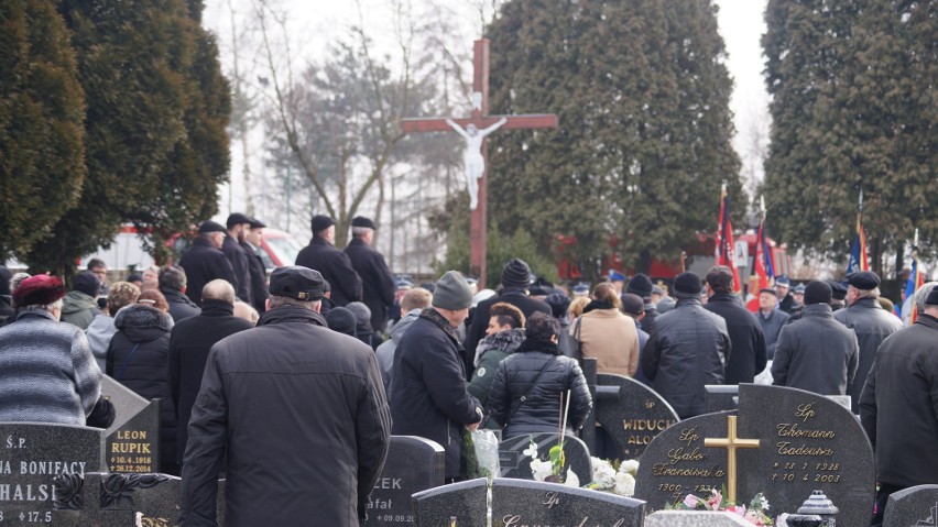 Mikołów: Tłumy na pogrzebie pożegnały sołtysa Bujakowa