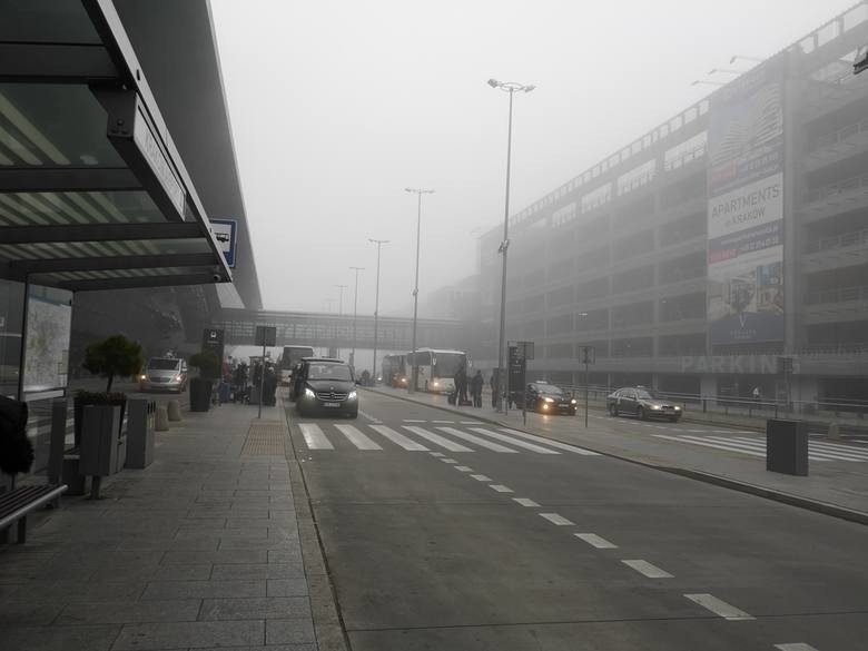 Airport Balice. Opóźnione wyloty i przyloty. Mgła!