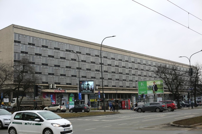 Hotel Cracovia. Zniknął baner reklamowy, ale wciąż nie wiadomo, co z jego przyszłością [NOWE FAKTY]