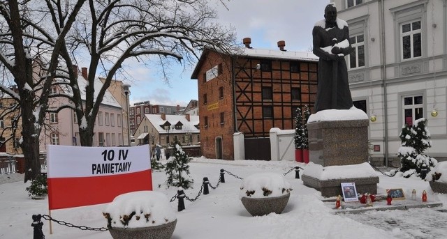 Ofiary katastrofy samolotu prezydenckiego upamiętnione w Szczecinku. 