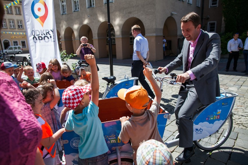 W miejskich wypożyczalniach pojawiło się 10 rowerów typy...