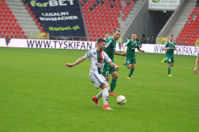 Piotr Ćwielong obejrzał czerwoną kartkę, a GKS Tychy przegrał w Łęcznej z Górnikiem 0-1