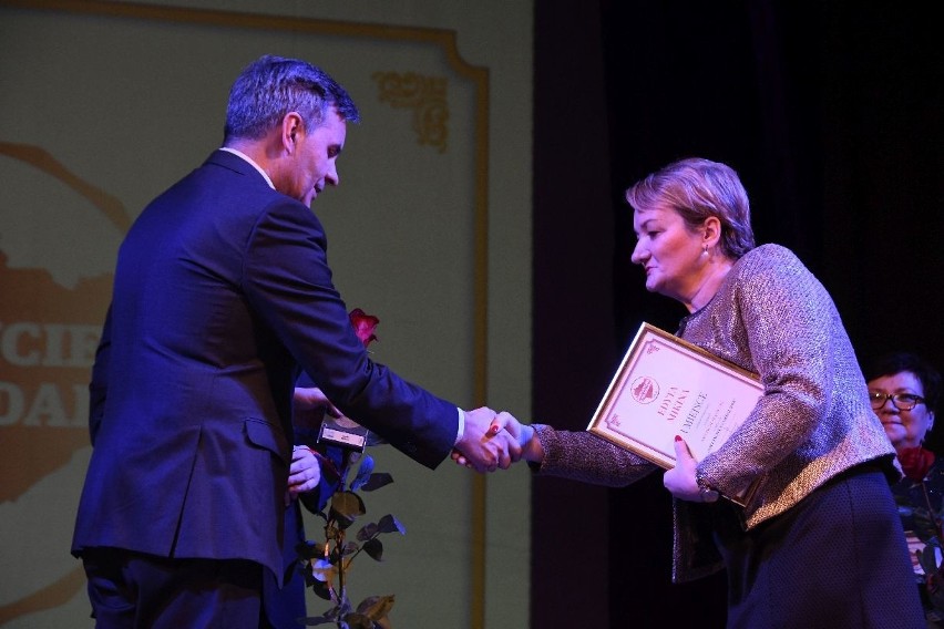 Nauczyciel na medal 2019. Nagrodziliśmy laureatów w powiecie kazimierskim [WIDEO, ZDJĘCIA]