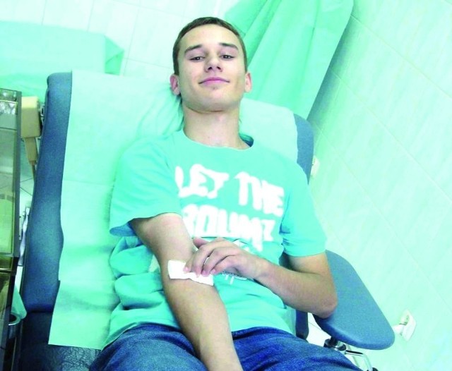 &#8211; Pierwszy raz oddałem krew i będę to robił regularnie &#8211; mówi Rafał Jurkowski.