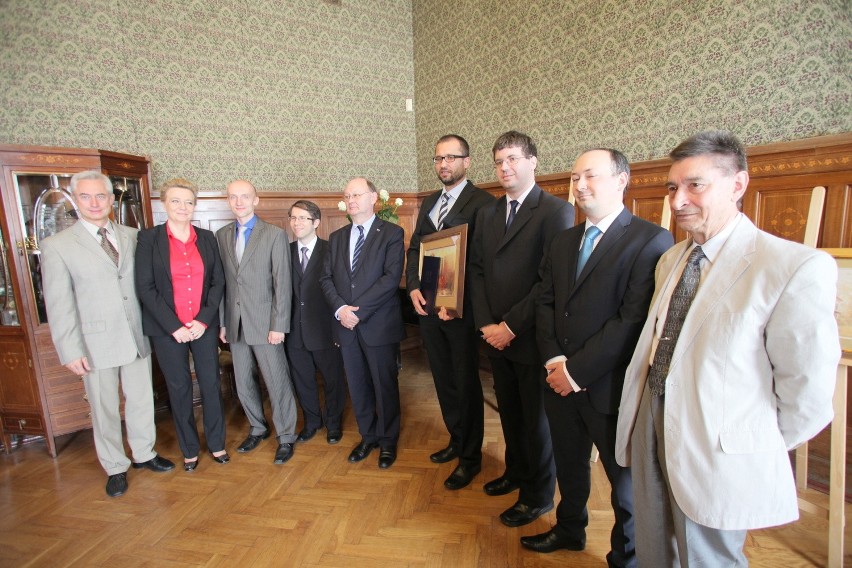 Młodzi naukowcy z Łódzkiego nagrodzeni przez Polską Akademię Nauk [ZDJĘCIA]