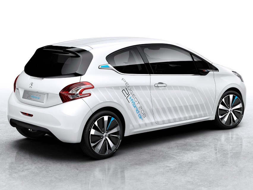 Peugeot 208 HYbrid Air 2L concept  / Peugeot