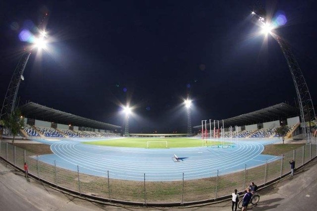 Nowoczesny stadion w Mielcu już gotowy. Pierwszym meczem na przebudowanym obiekcie będzie pojedynek dzieci z mieleckich akademii piłkarskich.