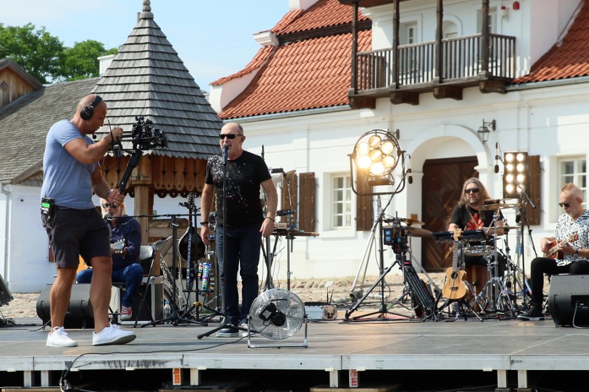 Lublin. Zespół De Mono zagrał koncert w lubelskim skansenie. Bez udziału publiczności