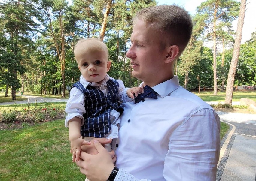 Jakub Kotarzewski ze swoim synkiem Leosiem, który ma teraz...