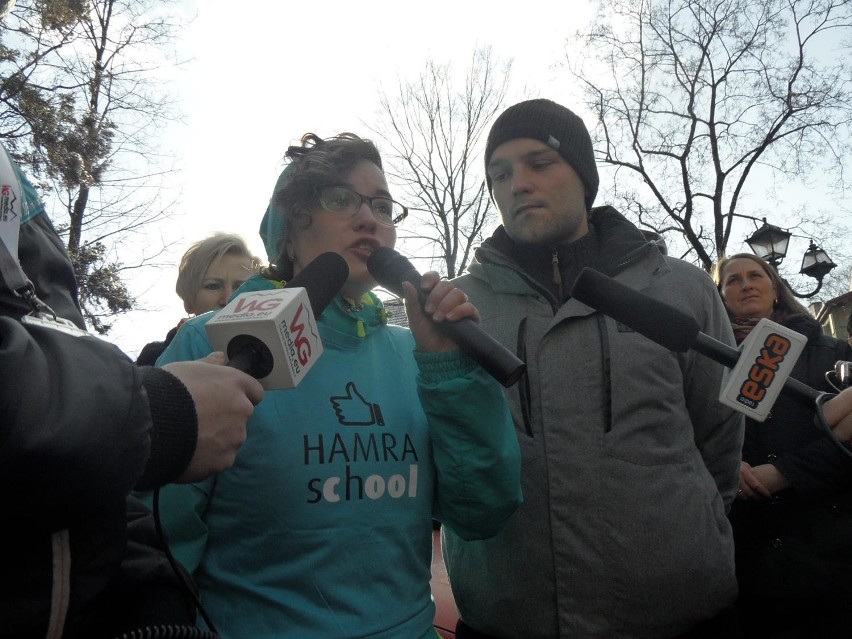 Protest przeciwko likwidacji szkół w Żywcu i Węgierskiej...