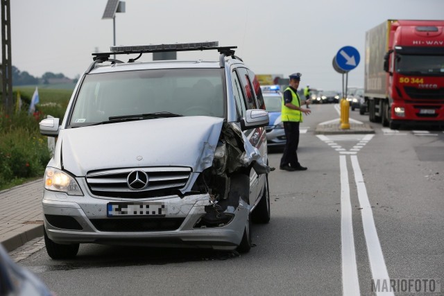 Wypadek samochodu SOP pod Opolem.