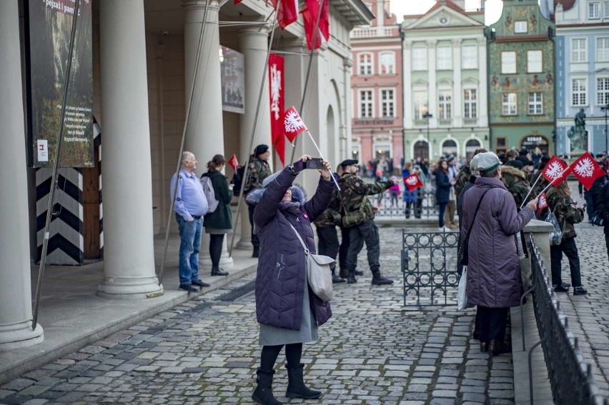 Kilkaset osób wzięło udział w Marszu Zwycięstwa, który w...