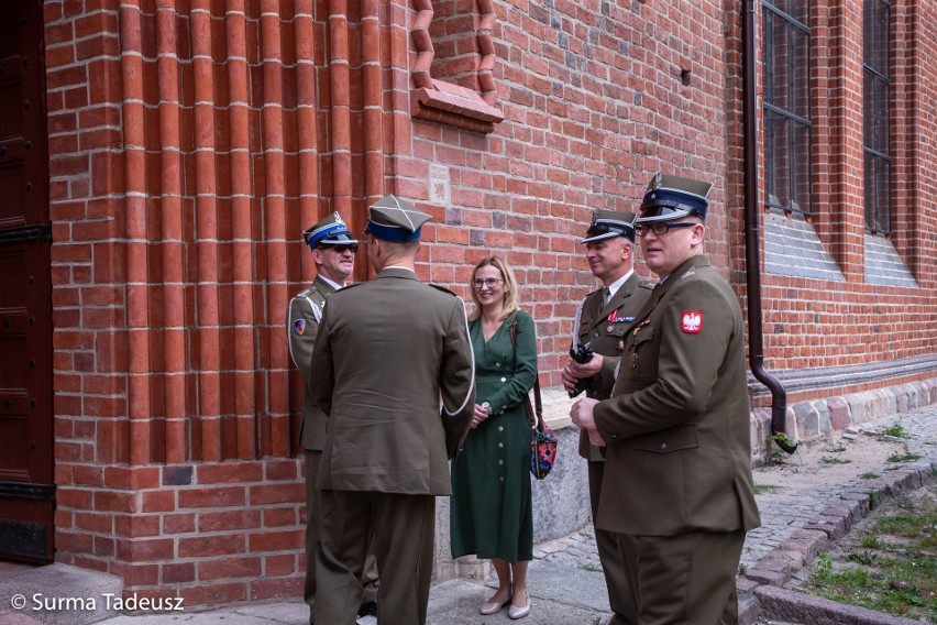 Stargard. Obchody święta Wojska Polskiego i msza w kolegiacie 