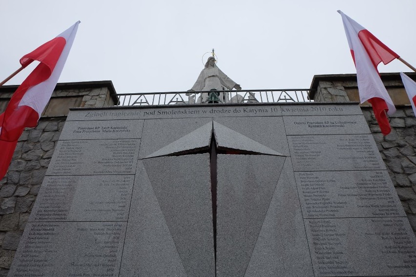 W rocznicę tej tragedii władze miasta upamiętniły osoby,...