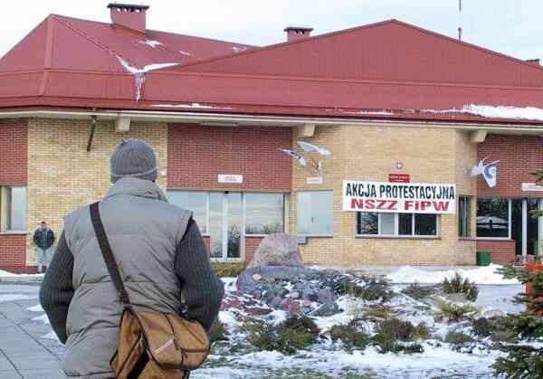 Na radomskim areszcie pojawiły się flagi.