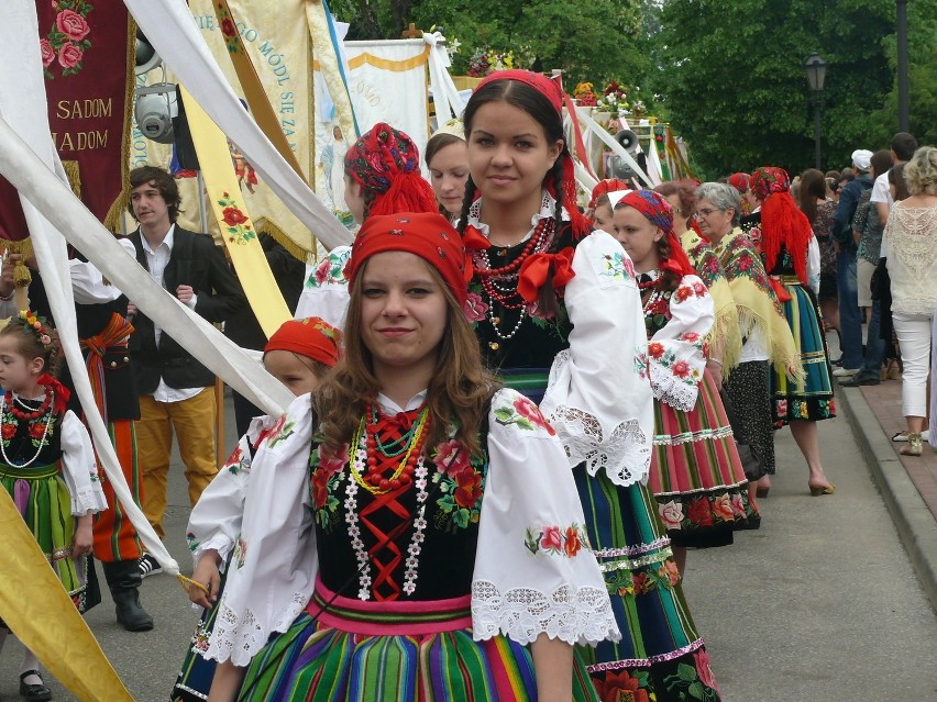 Procesja Bożego Ciała w Łowiczu [ZDJĘCIA]