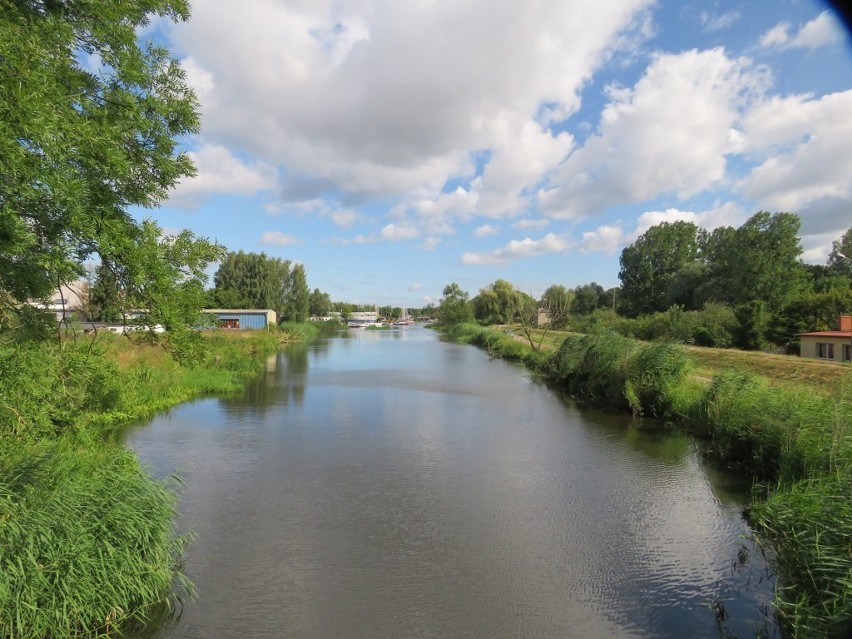 Pomosty, tarasy, ścieżki i strefy rekreacyjne powstaną nad Łarpią