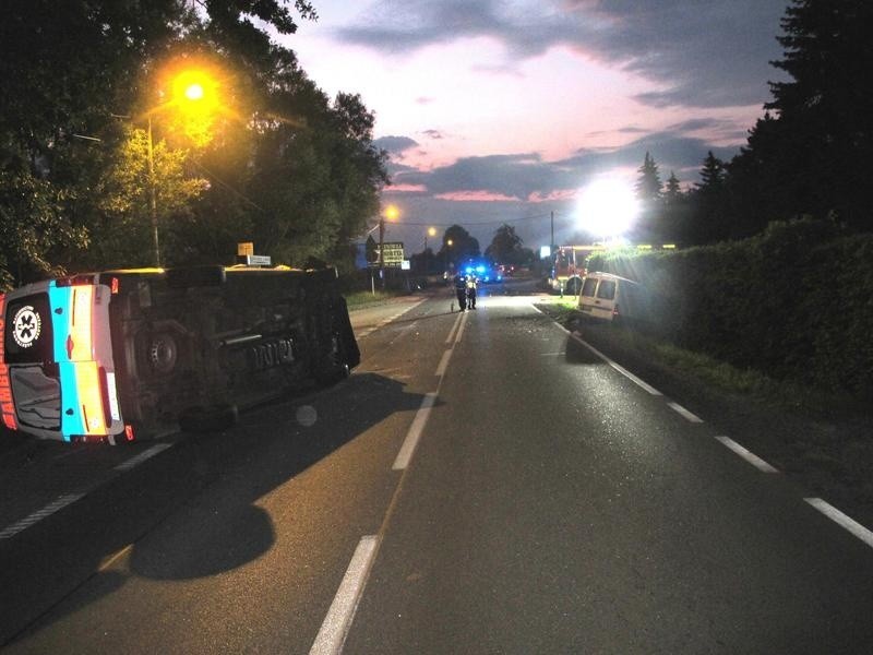 Grojec. Karetka zderzyła się z samochodem osobowym. Cztery osoby ranne [AKTUALIZACJA]