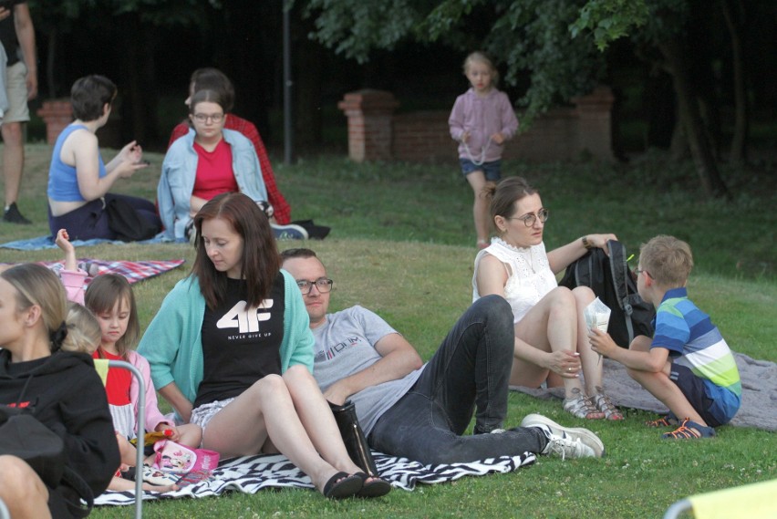 Familijne kino letnie przy Zamku w Baranowie Sandomierskim, czyli jak Czkawka smoki tresował [ZDJĘCIA]