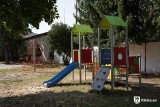 Nowe boiska i plac zabaw powstały przy szkole w centrum Kielc. Dostępne są dla wszystkich mieszkańców  
