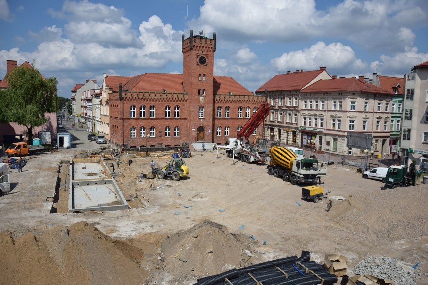 Lato z wykopkami na placu Wolności w Szczecinku (zdjęcia)