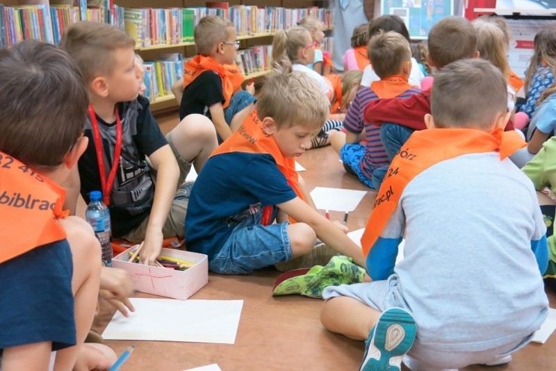 Być jak Sherlock Holmes. Warsztaty w bibliotece w Raciborzu