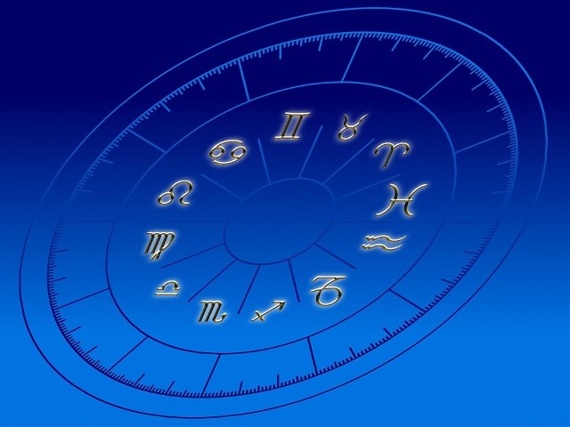 Horoskop dzienny na czwartek 4 kwietnia 2019. Co mówią gwiazdy? Sprawdź horoskop na dziś i dowiedz się, co czeka twój znak zodiaku 4.04.2019. Horoskop dzienny na czwartek zdradzi ci, jaki dzień przed tobą. Sprawdź na kolejnych slajdach!POLECAMY RÓWNIEŻ:Najpiękniejsze polskie cheerleaderki. ZdjęciaZOBACZ TAKŻE: Flesz. Egzaminy i matury zagrożone. Nauczyciele zdeterminowaniŹródło:vivi24
