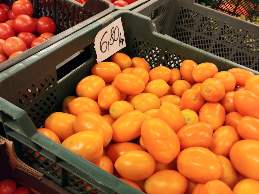 Ile kosztują owoce i warzywa na giełdzie w Białymstoku. Ceny fasolki, jabłek, papryki, śliwek 29.08.2020 [zdjęcia]
