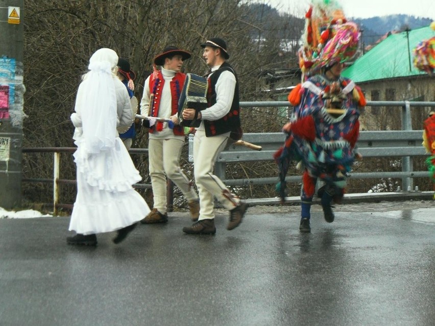 VIII Kolędowanie w Sopotni Małej. Było bardzo kolorowo i radośnie [ZDJĘCIA] 