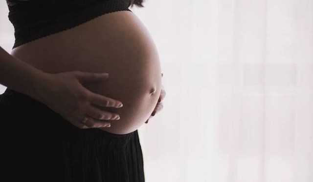 Szpital w Rybniku wznawia porody rodzinne. Osoba towarzysząca powinna posiadać ujemny test na koronawirusa