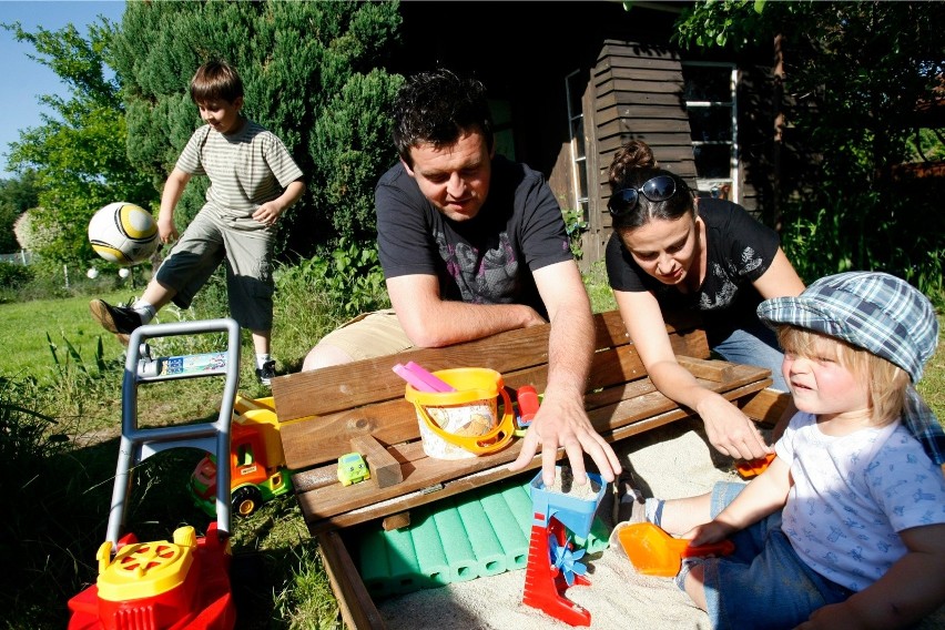 Młodym ludziom w Polsce nie dzieje się dobrze. Według danych...