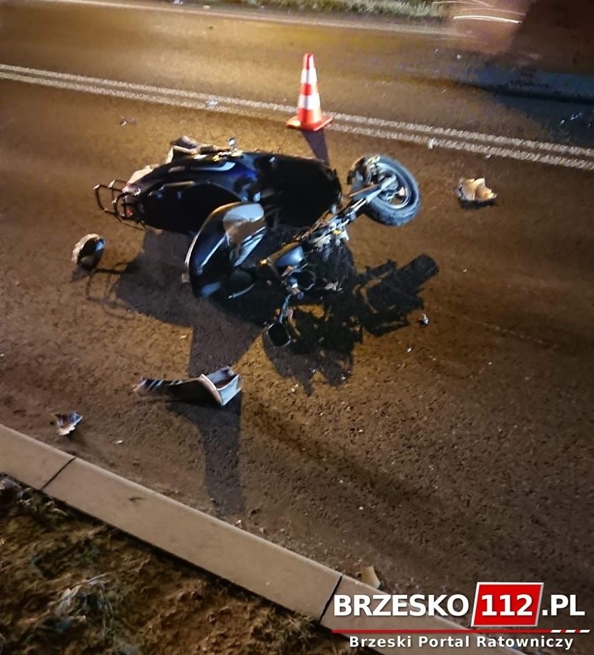 Jurków. Wypadek z udziałem motocykla, jedna osoba została ranna [ZDJĘCIA]